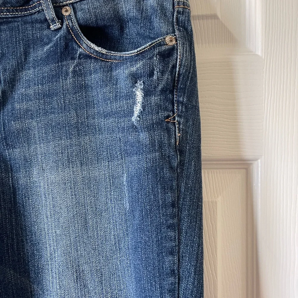 Aeropostale Bayla Distressed Cropped Jeans